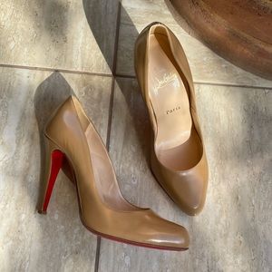 CHRISTIAN LOUBOUTIN
Nude Jazz Calfskin Nude Leather Decollete 868 100 Pumps